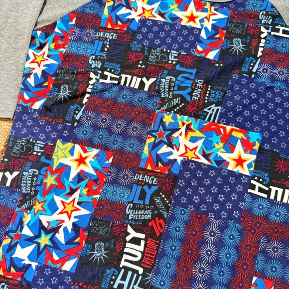 LULAROE RANDY sz M, Americana blue 4th of July new w/o tags, baseball tee shirt - Picture 2 of 5